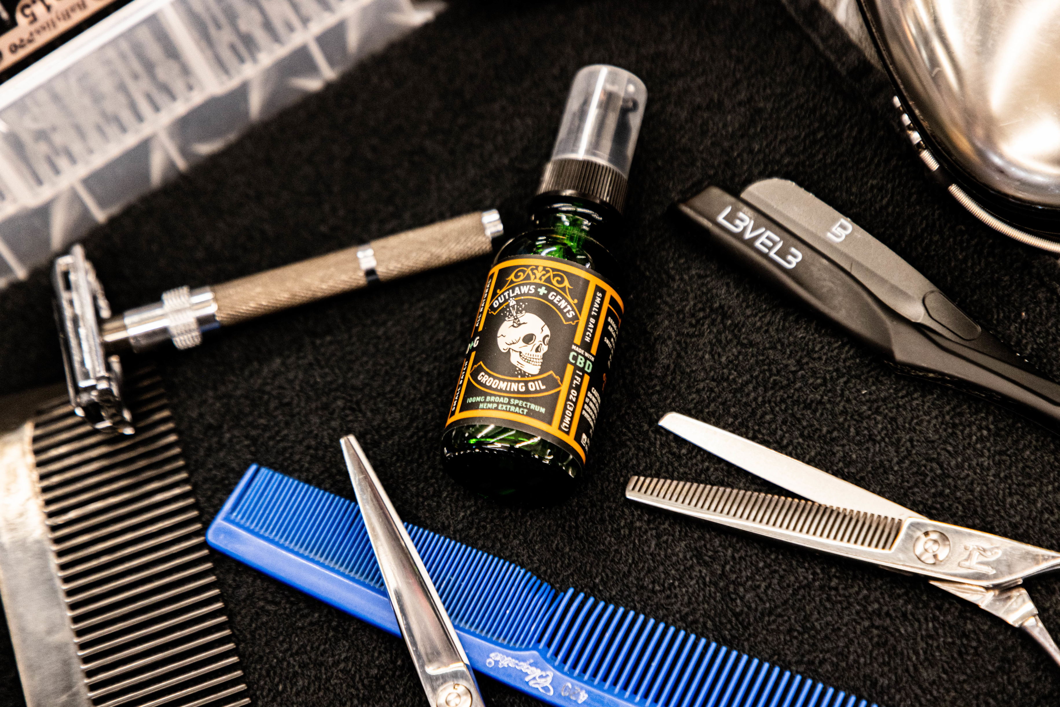 🧔🏻‍♂️The Importance of Beard Oil and How to Use It🛢️